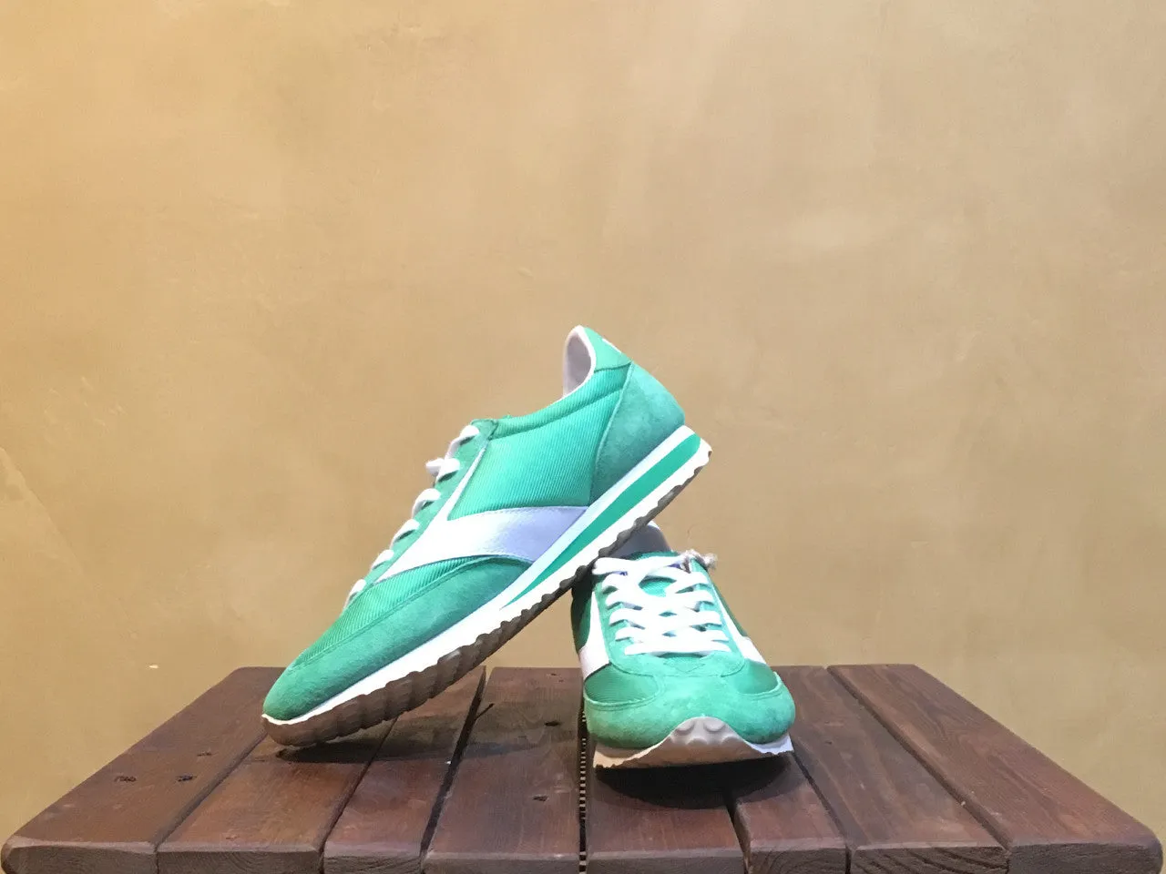 110166 1D 311 Brooks Vanguard Heritage Kelly Green/White