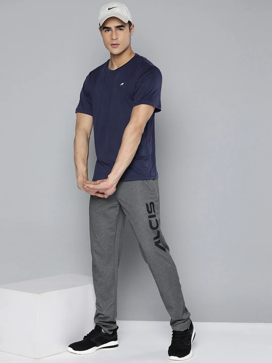 Alcis Men Navy Blue Anti Static Applique Slim Fit Running Wonder T-shirt