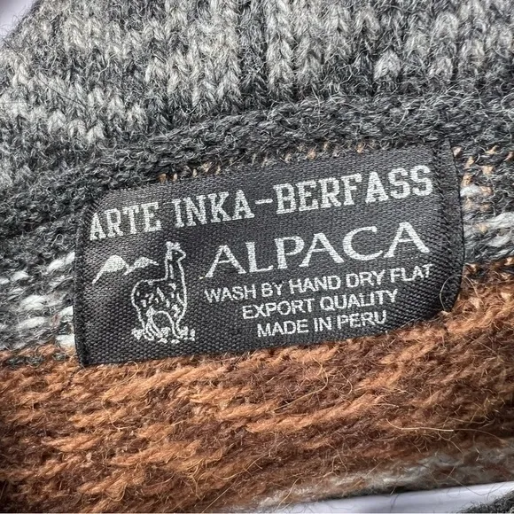 Arte Inka-Berfass 100%‎ Alpaca wool knitted sweater with wood buttons gorpcore