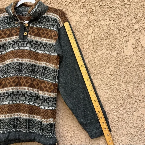 Arte Inka-Berfass 100%‎ Alpaca wool knitted sweater with wood buttons gorpcore