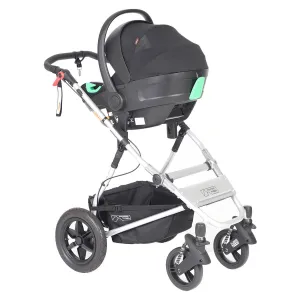 cosmopolitan™ travel system bundle