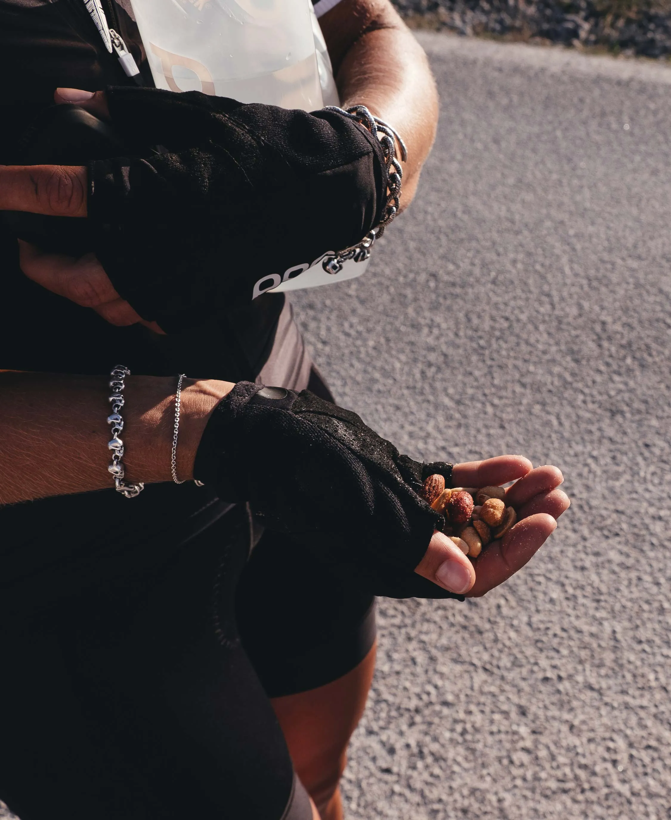 Essential Short Glove