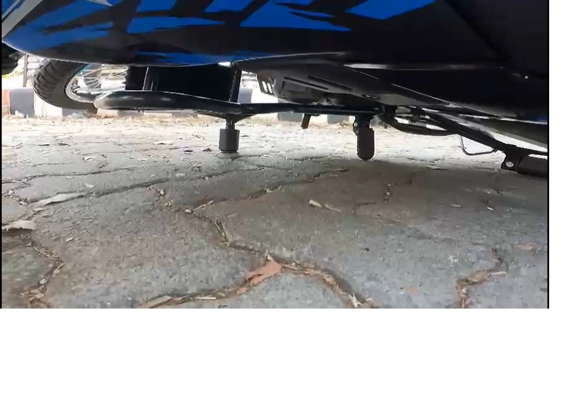 Hero Xpulse 200 4v Crash guard With 2 Pcs Slider For Hero Xpulse 200 4v All Model.