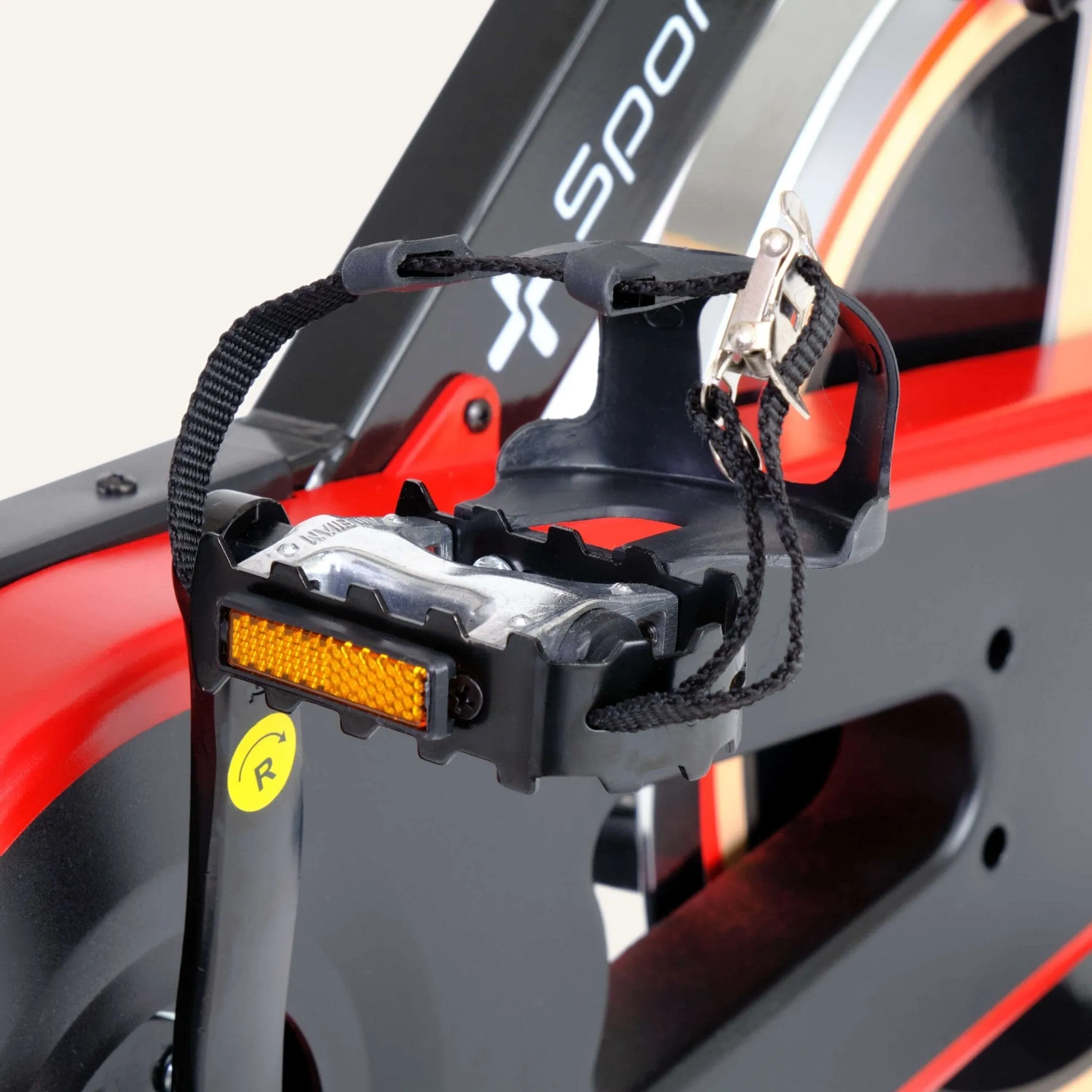 Indoor Cycle Speedbike/ Ergometer mit Bremsbackensystem & App-Kompatibilität