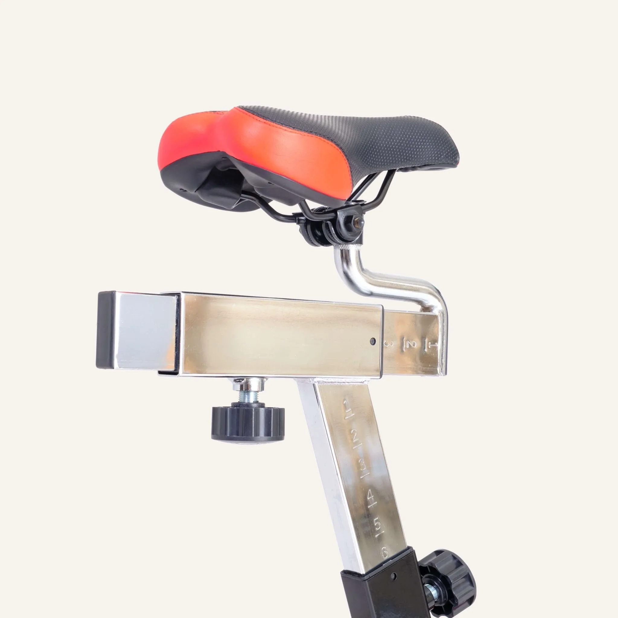 Indoor Cycle Speedbike/ Ergometer mit Bremsbackensystem & App-Kompatibilität