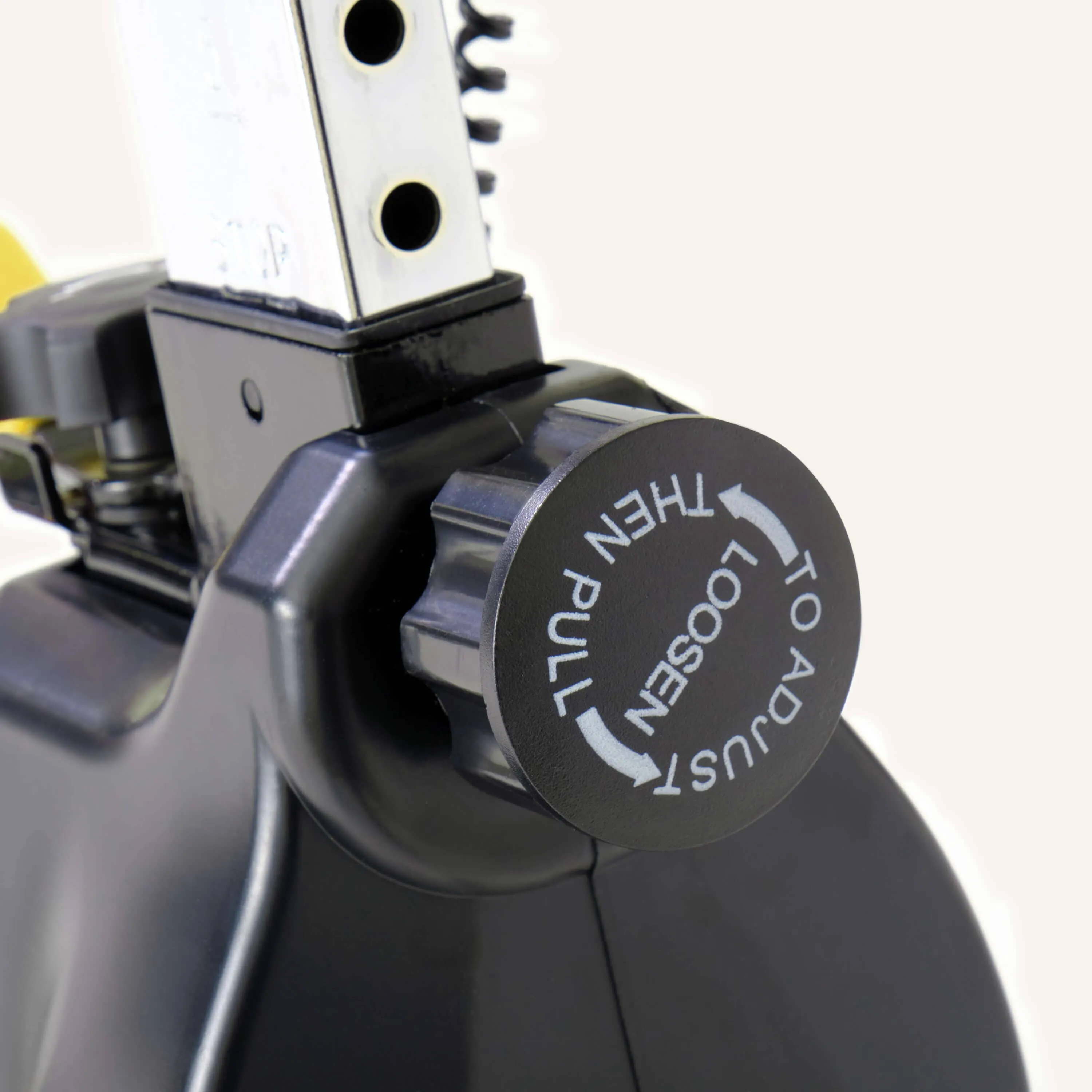 Indoor Cycle Speedbike/ Ergometer mit Bremsbackensystem & App-Kompatibilität