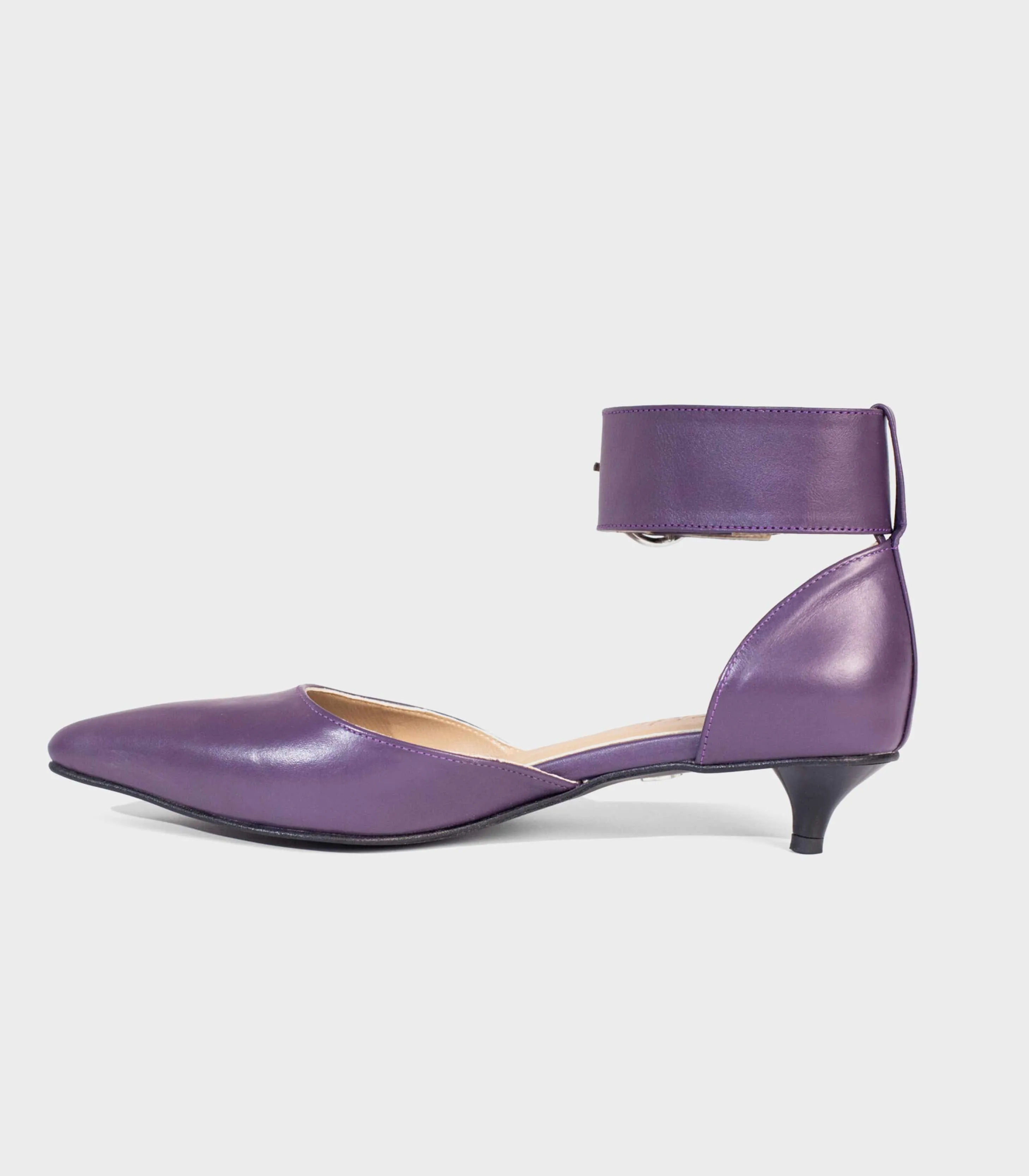 Jayda Shoes - Buckled Kitty Pumps