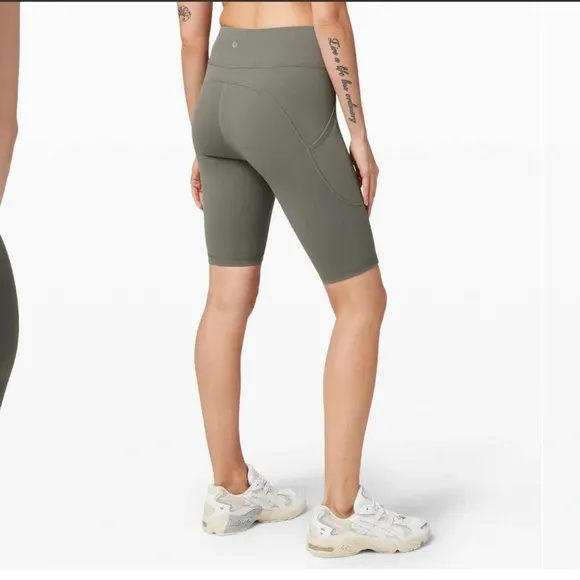 Lululemon Invigorate High-Rise Short with Pockets  10&quot; (Grey Sage)