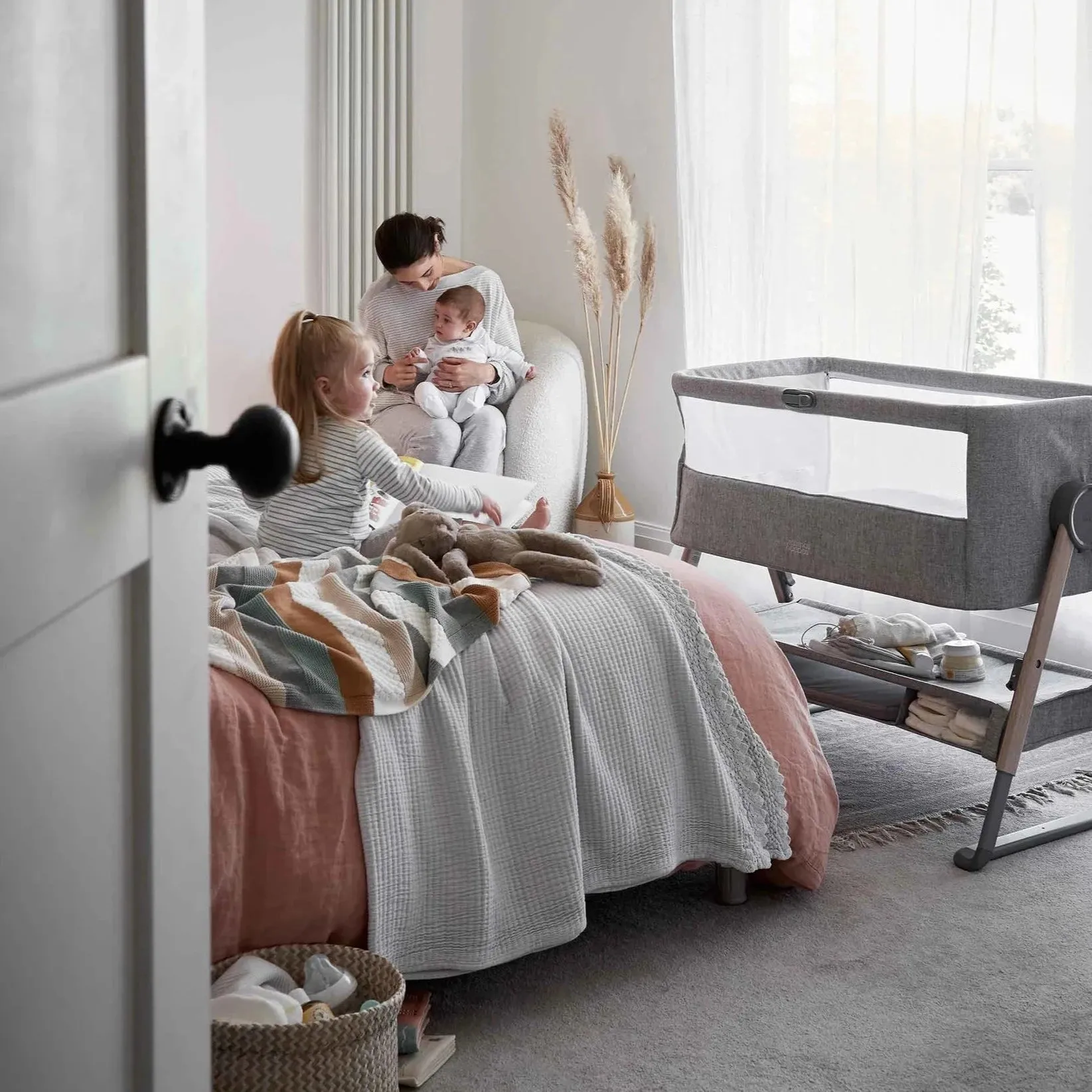 Mamas & Papas Lua Bedside Crib - Grey - BOXED CLEARANCE