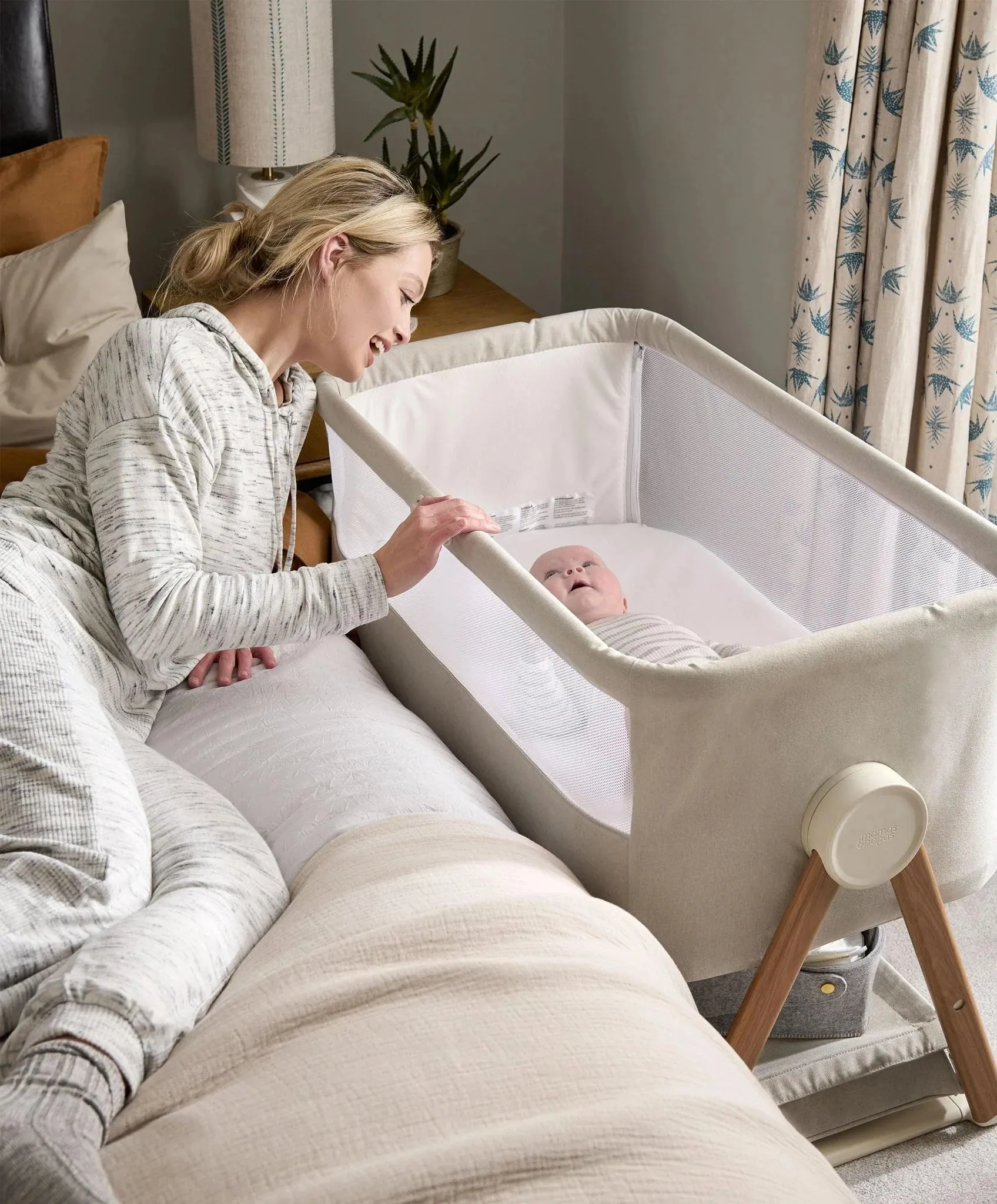 Mamas & Papas Lua Bedside Crib