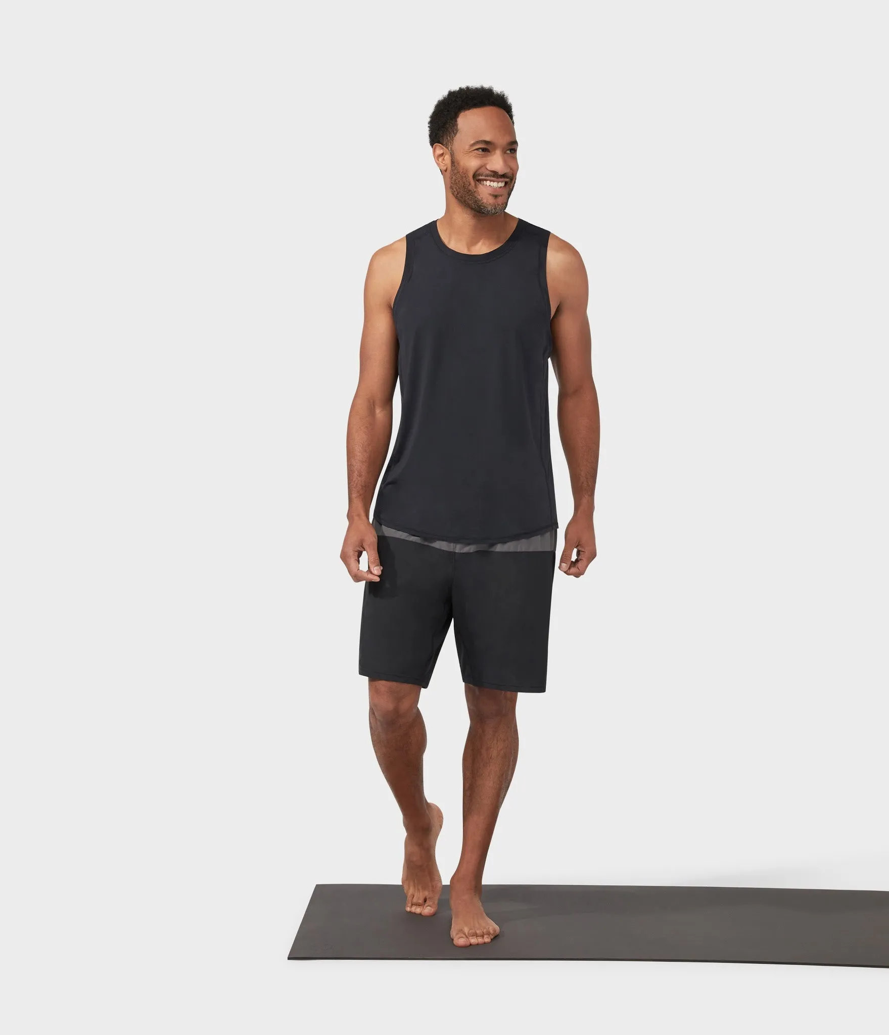 Manduka Apparel - Men's PRO Short - Classic Rise Colorblocked W/Liner - Black Combo