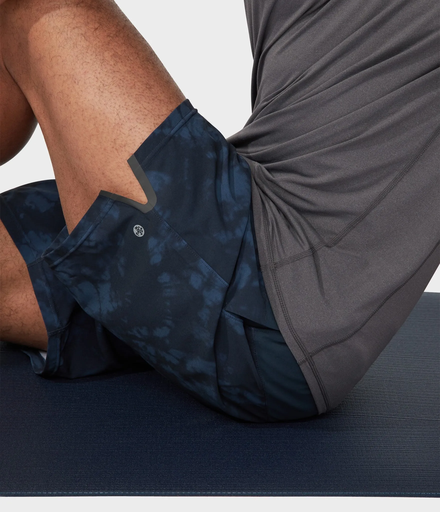 Manduka Apparel - Men's PRO Short - Classic Rise Colorblocked W/Liner - Dark Sapphire Combo