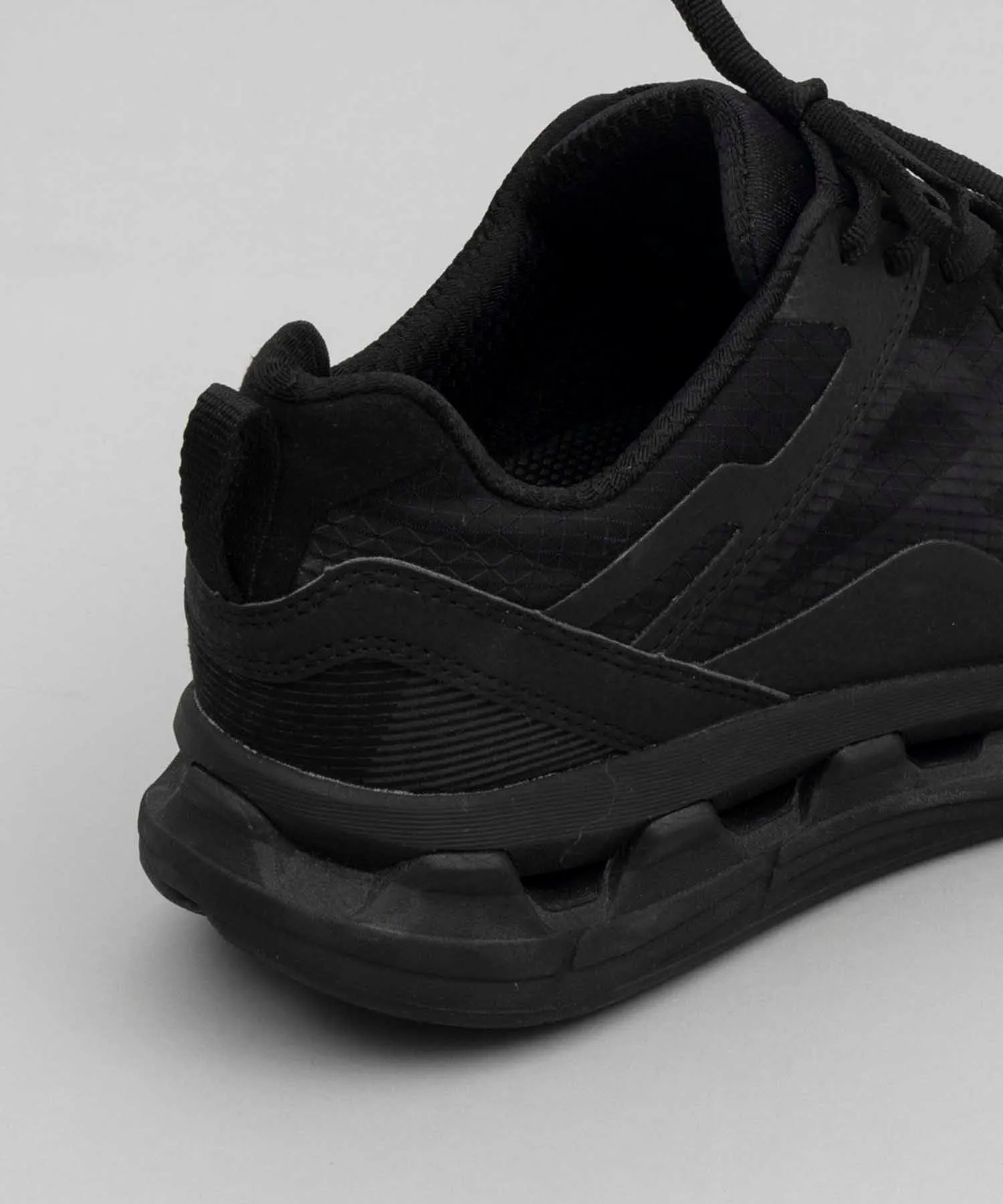 【MOISTHROUGH360】Waterproof Sneaker