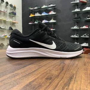 NK Zoom Structure 23 Black White