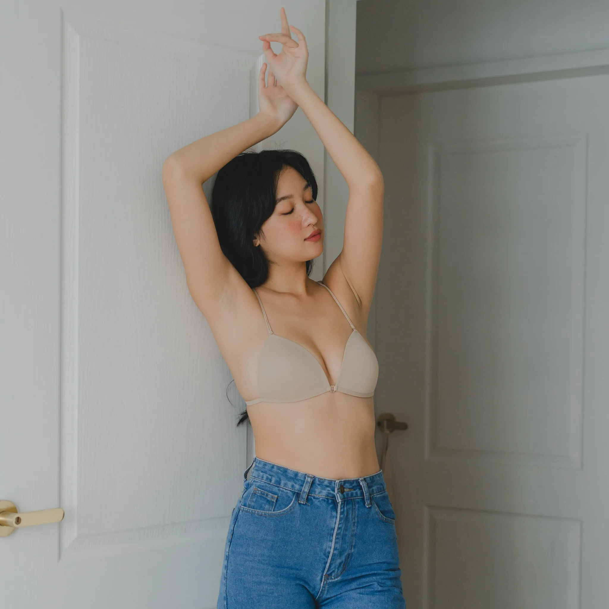 Serenity Muse! Front-Hook Lightly-Lined Bralette in Soft Tann