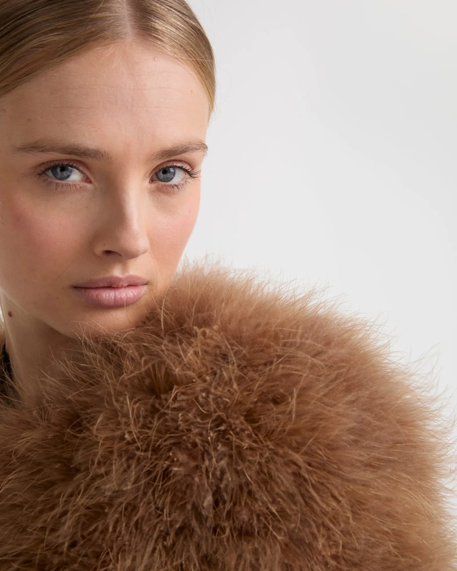 Short feather jacket