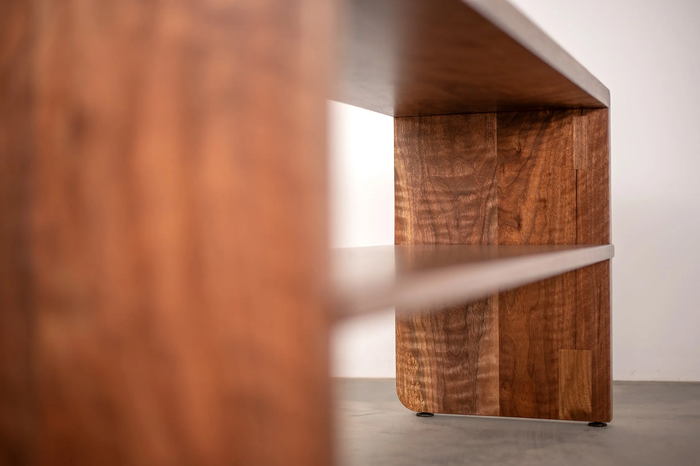 SHORTCUT BENCH W/ SHELF