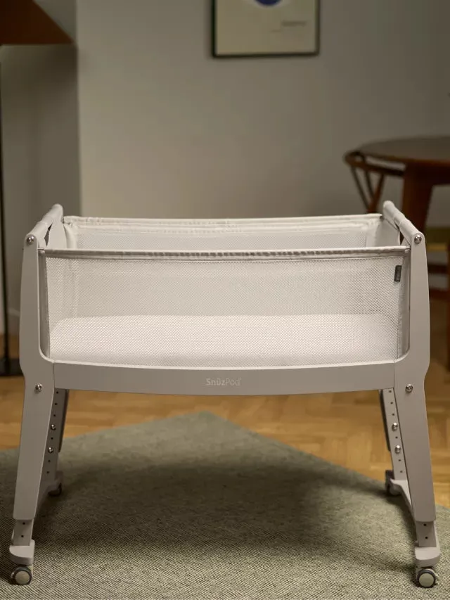 Snüz SnuzPod Studio Bedside Crib - Oslo Grey