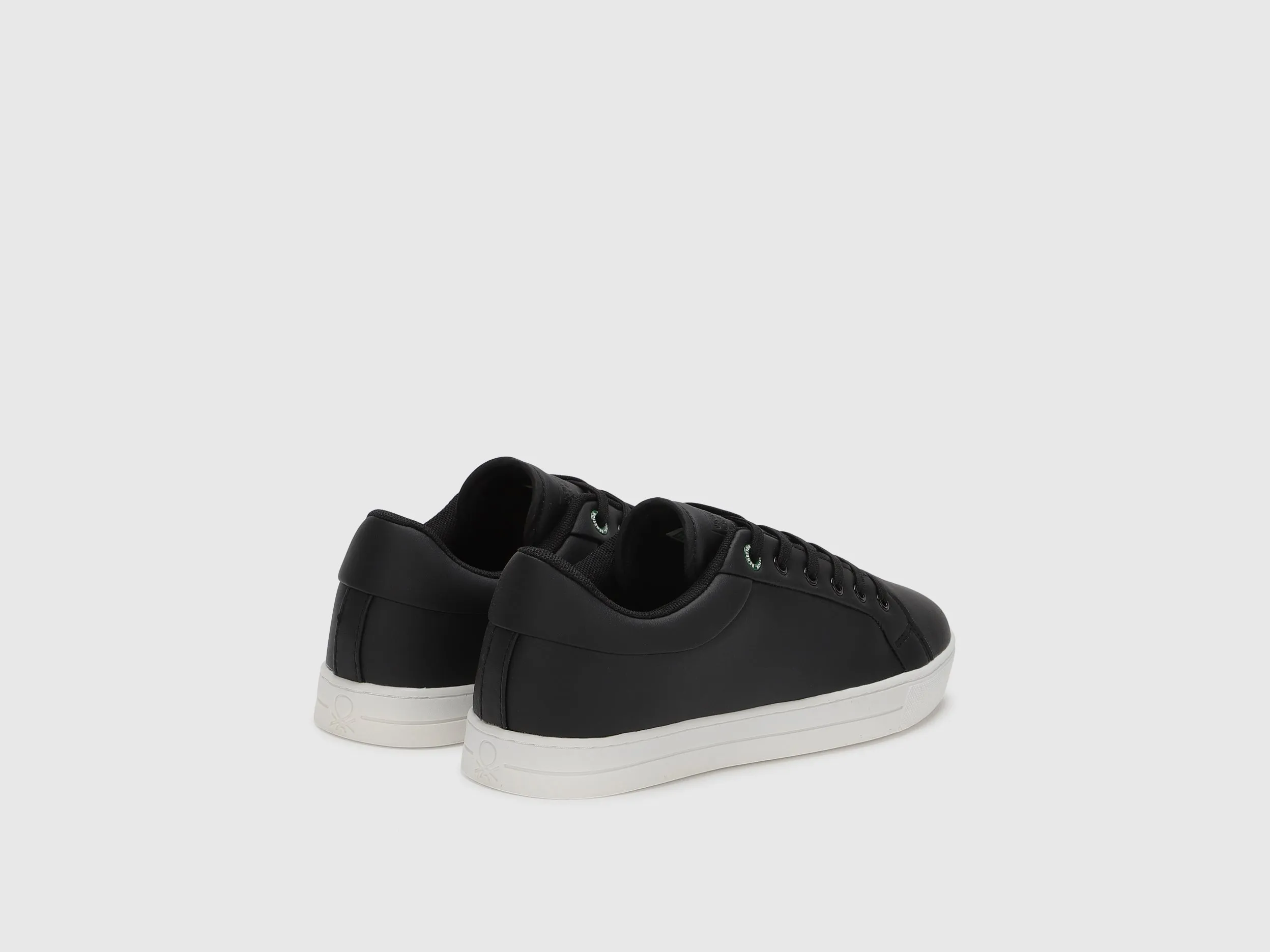 Solid Pattern Casual Sneakers