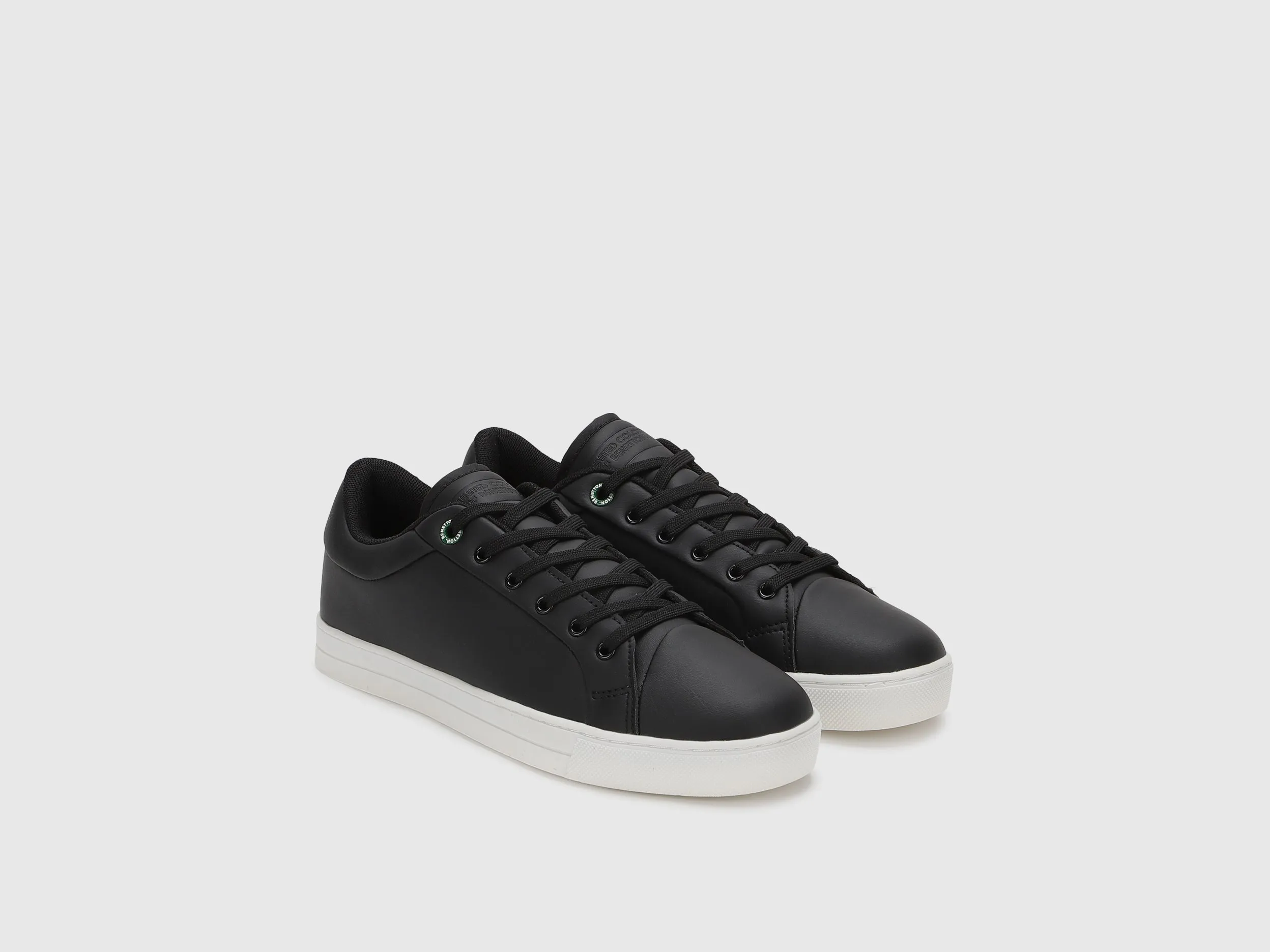 Solid Pattern Casual Sneakers