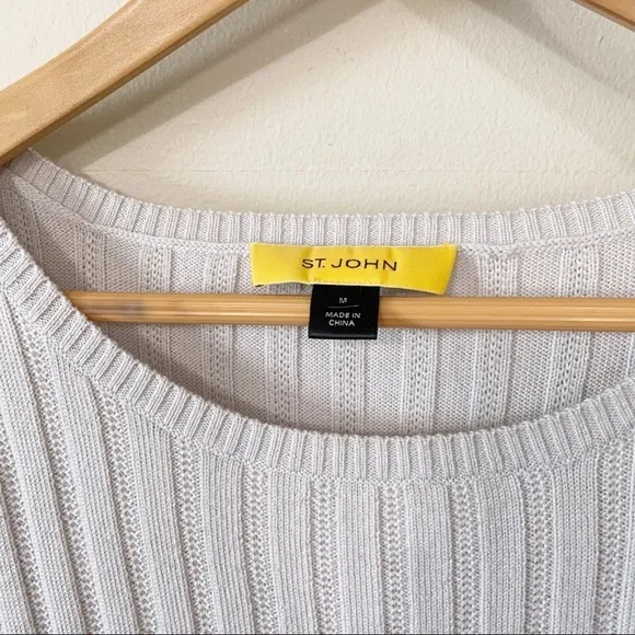 St. John Ribbed Short Sleeve 100% Wool Sweater Cream - Medium - Minimalist Chic