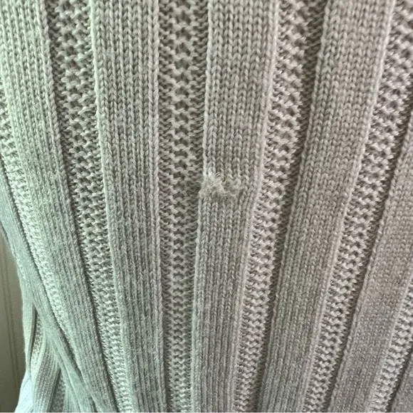 St. John Ribbed Short Sleeve 100% Wool Sweater Cream - Medium - Minimalist Chic
