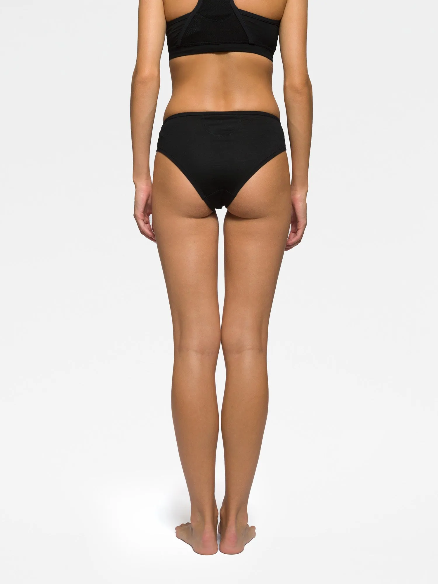 Suri Brief W