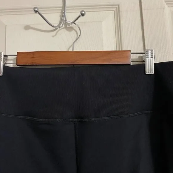 Torrid Womens NWT Black Performance Core Ribbed Trim 9 Inch Active Bike Short 4X